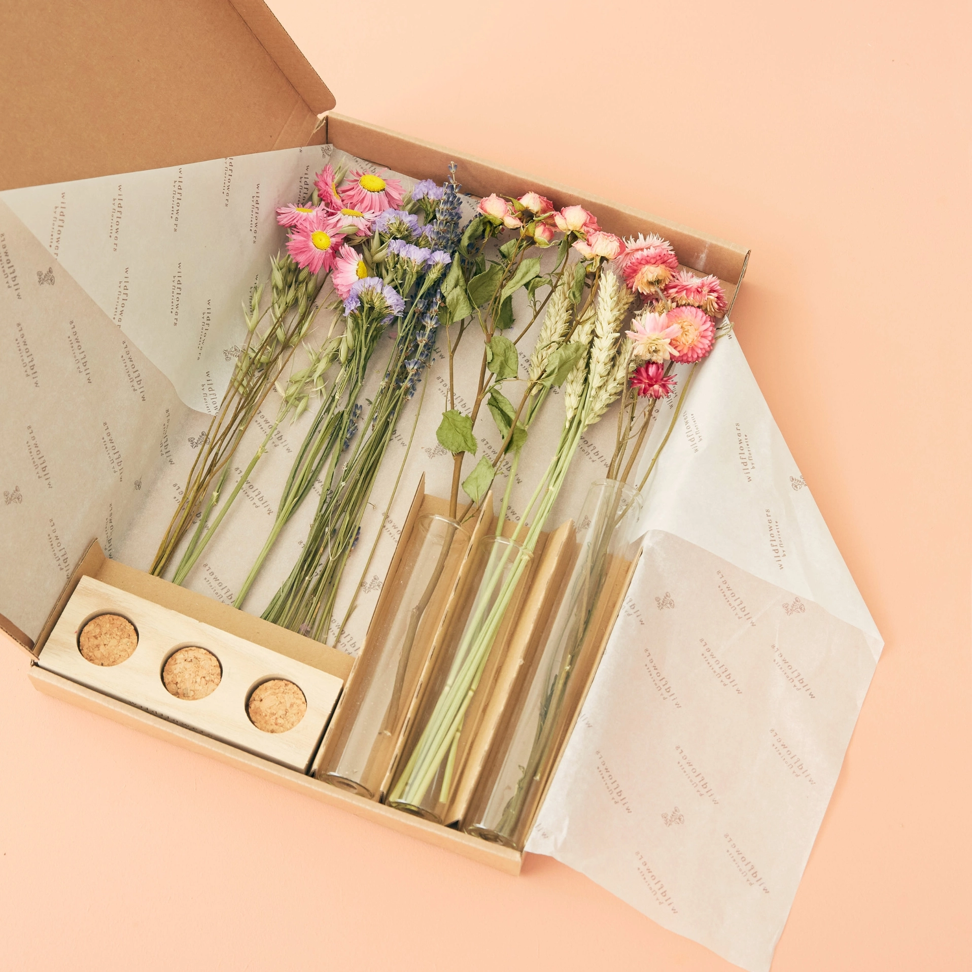 Dried Flower Gift Box with vases, pink